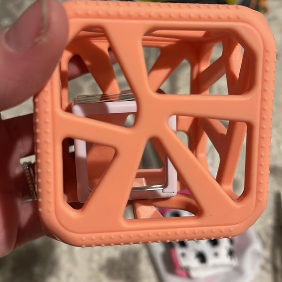 Baby teether set.  Bibs pacifiers (6-18m), munch mitt, teether toy & hand rattle - Picture 5 of 8